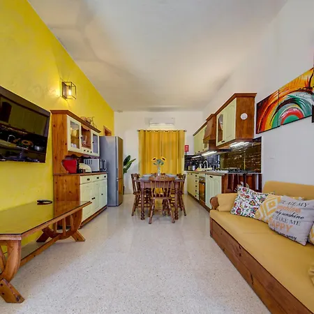 Cosy Gozo With Shared Pool In