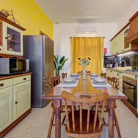 Cosy Gozo With Shared Pool In דירה