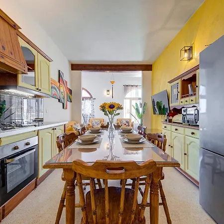 Cosy Gozo With Shared Pool In Għarb