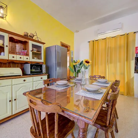 Cosy Gozo With Shared Pool In דירה