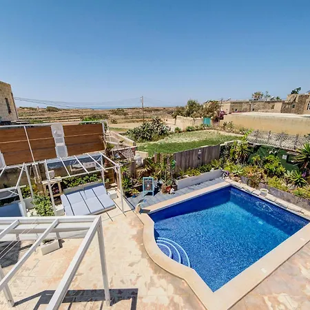 Cosy Gozo With Shared Pool In *