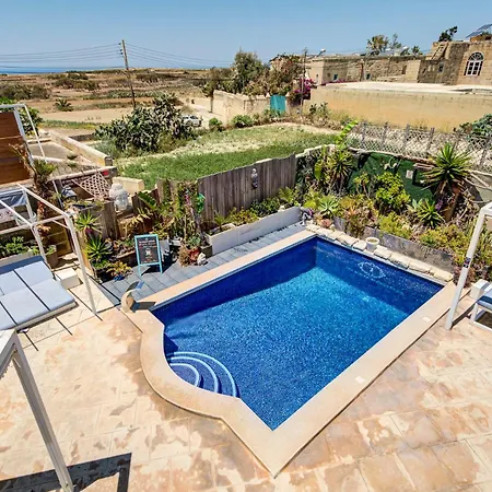 Cosy Gozo With Shared Pool In דירה Għarb
