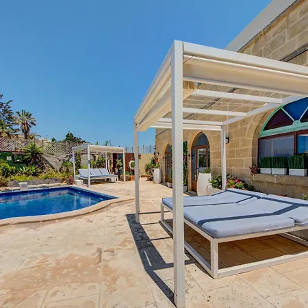 Cosy Gozo With Shared Pool In