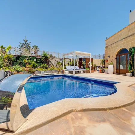 Cosy Gozo With Shared Pool In דירה Għarb