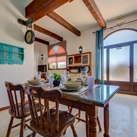 Cosy Gozo With Shared Pool In * Għarb